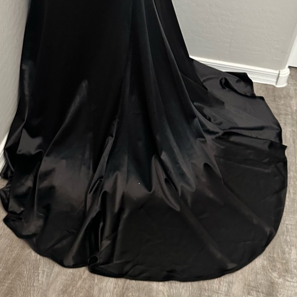 NEW JOVANI SZ 6 BLACK STRETCH MATERIAL RUCHED BODICE FORMAL EVENING GOWN - Picture 12 of 16